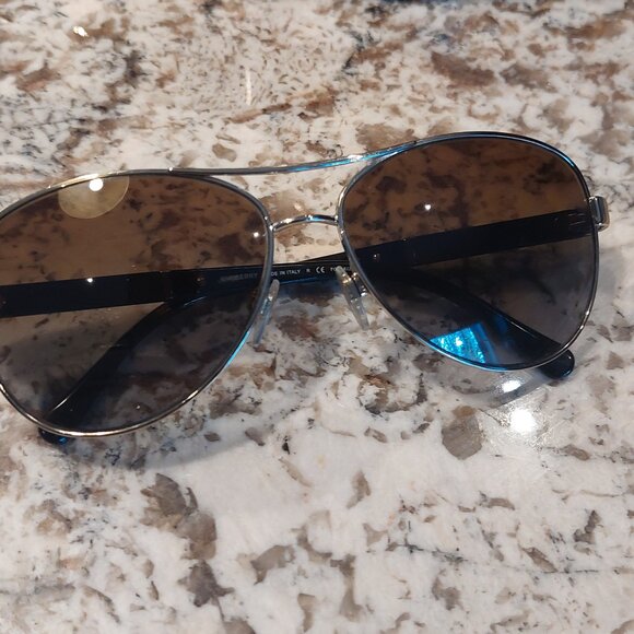 Burberry sunglasses - Picture 3 of 8